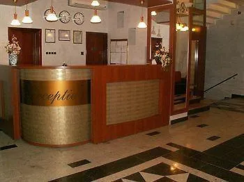 Cara Hotel